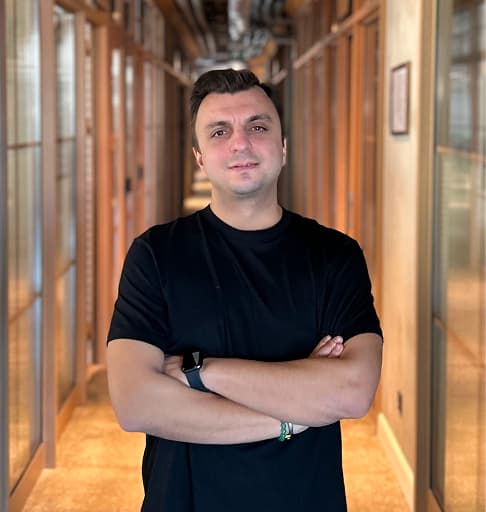 Cem Ötkün portresi