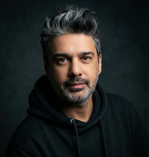 Ozan Sihay portresi