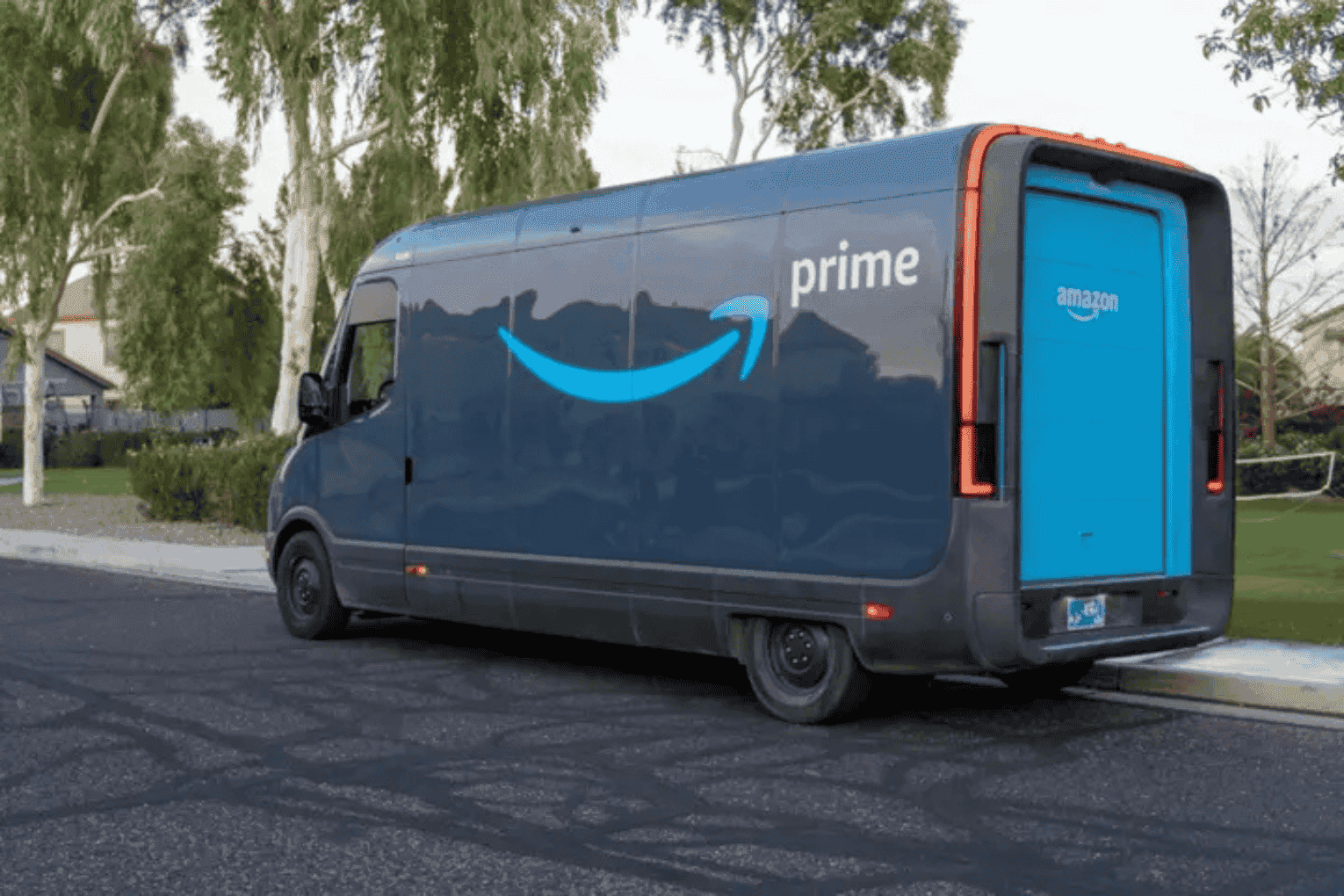 Amazon Keeps 250,000 Holiday Jobs Amid Retail Slowdown
