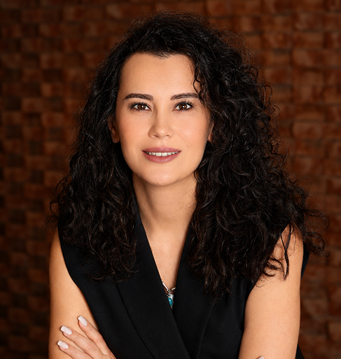 Ebru Savur