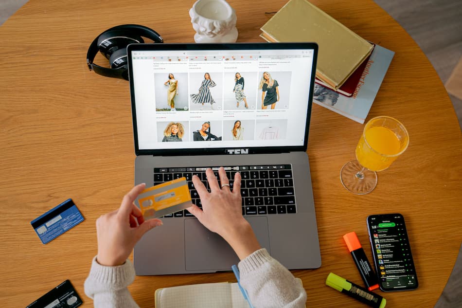 Turkmenistan Moves to Regulate E-Commerce as Digital Payments Surge